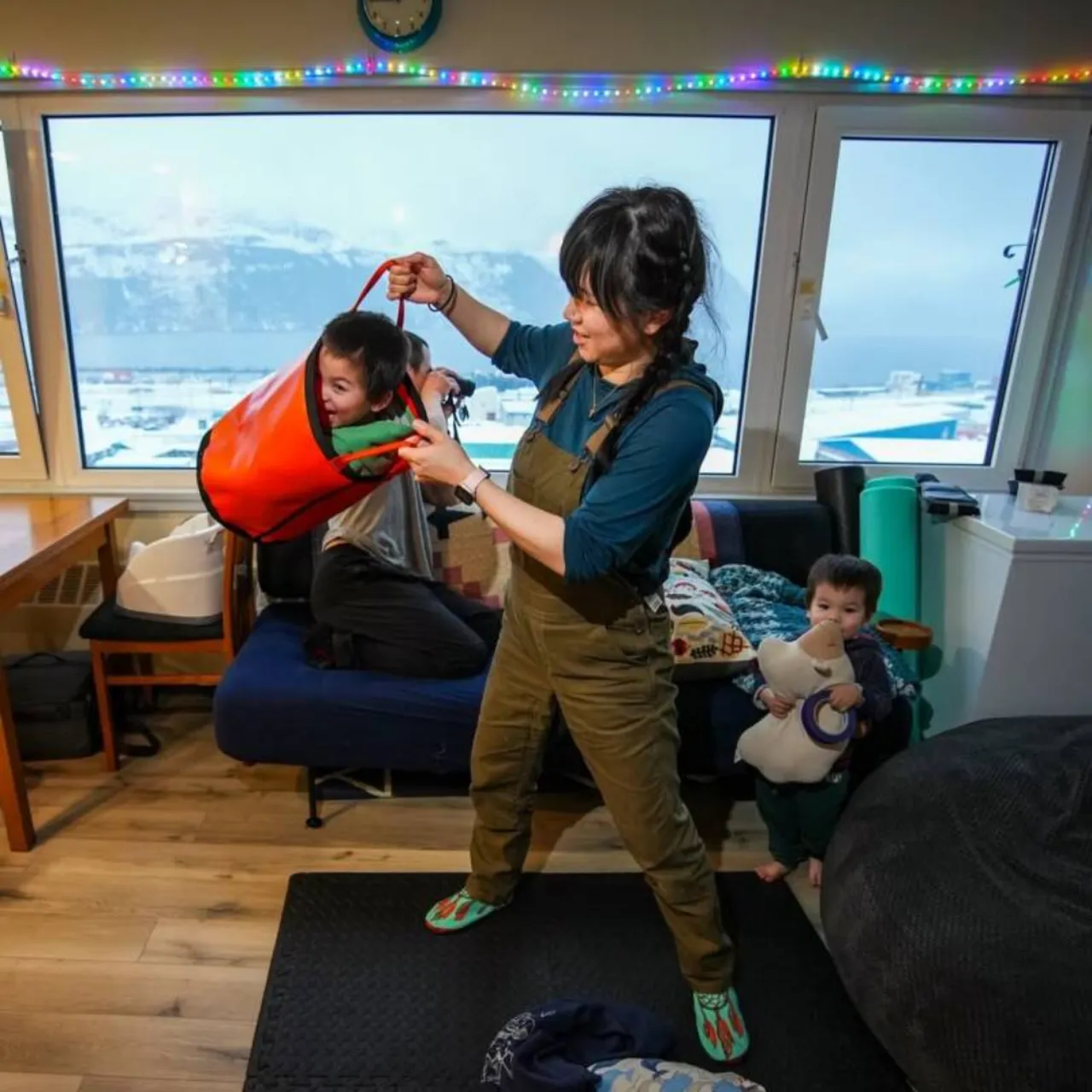  9.2’lik depremin ardından sapasağlam kaldı! Tüm kasabanın aynı binada yaşadığı dünyanın en ilginç yerleşim yeri