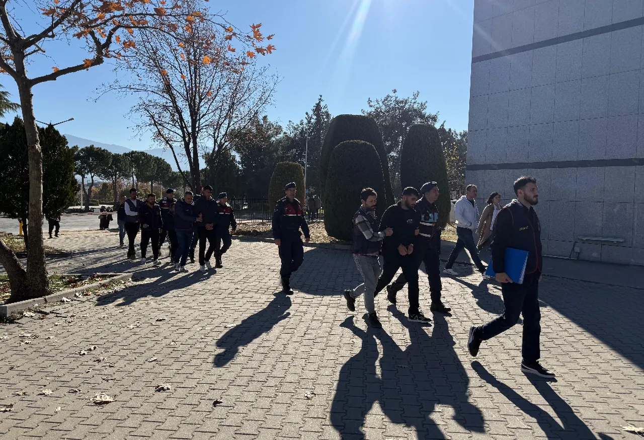 Aynı taktikle 7 ilde 150 milyonluk vurgun! Çetenin kasaları patlatma yöntemi şoke etti