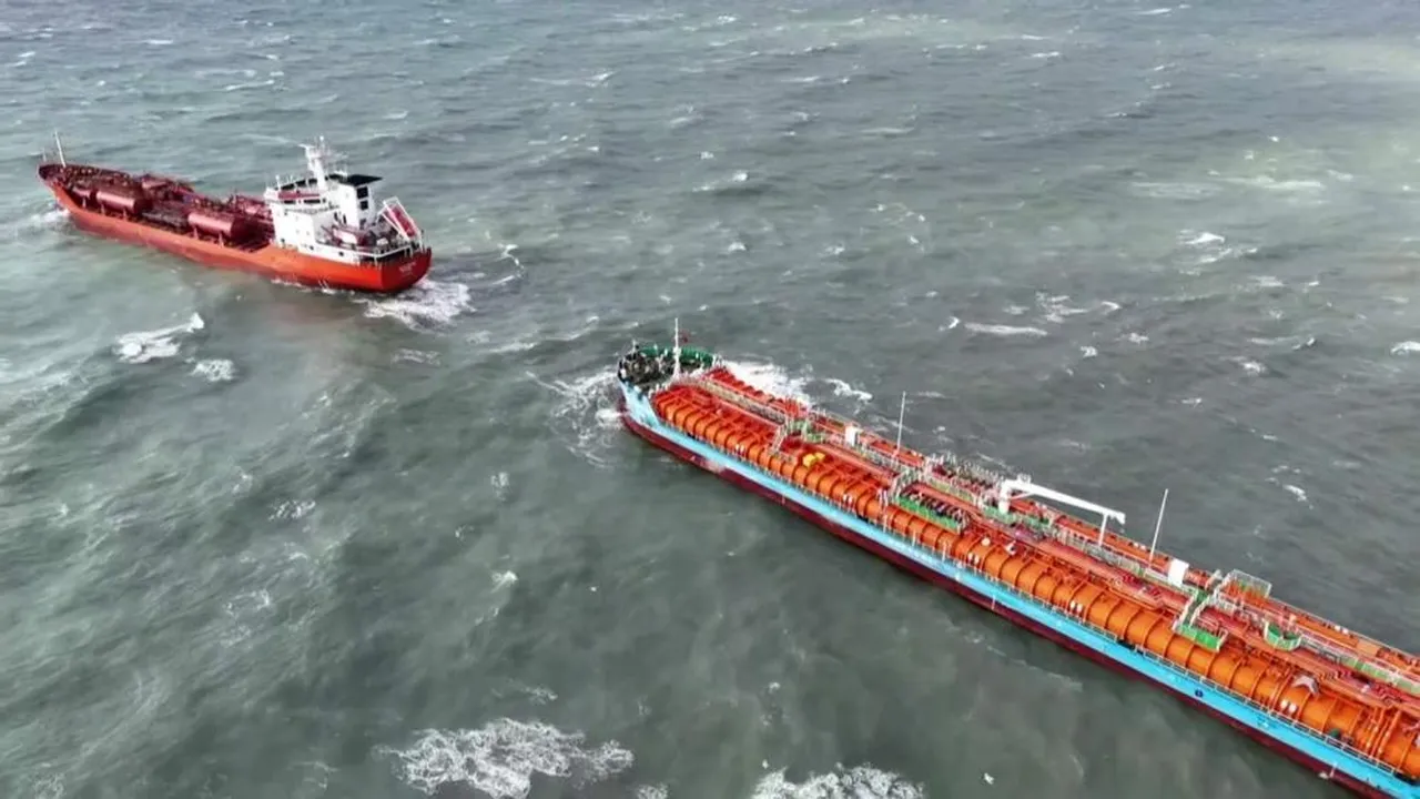 Azerbaycan ve Türk bandrallı iki tanker acil durum çağrısı yaptı! Ekipler harekete geçti