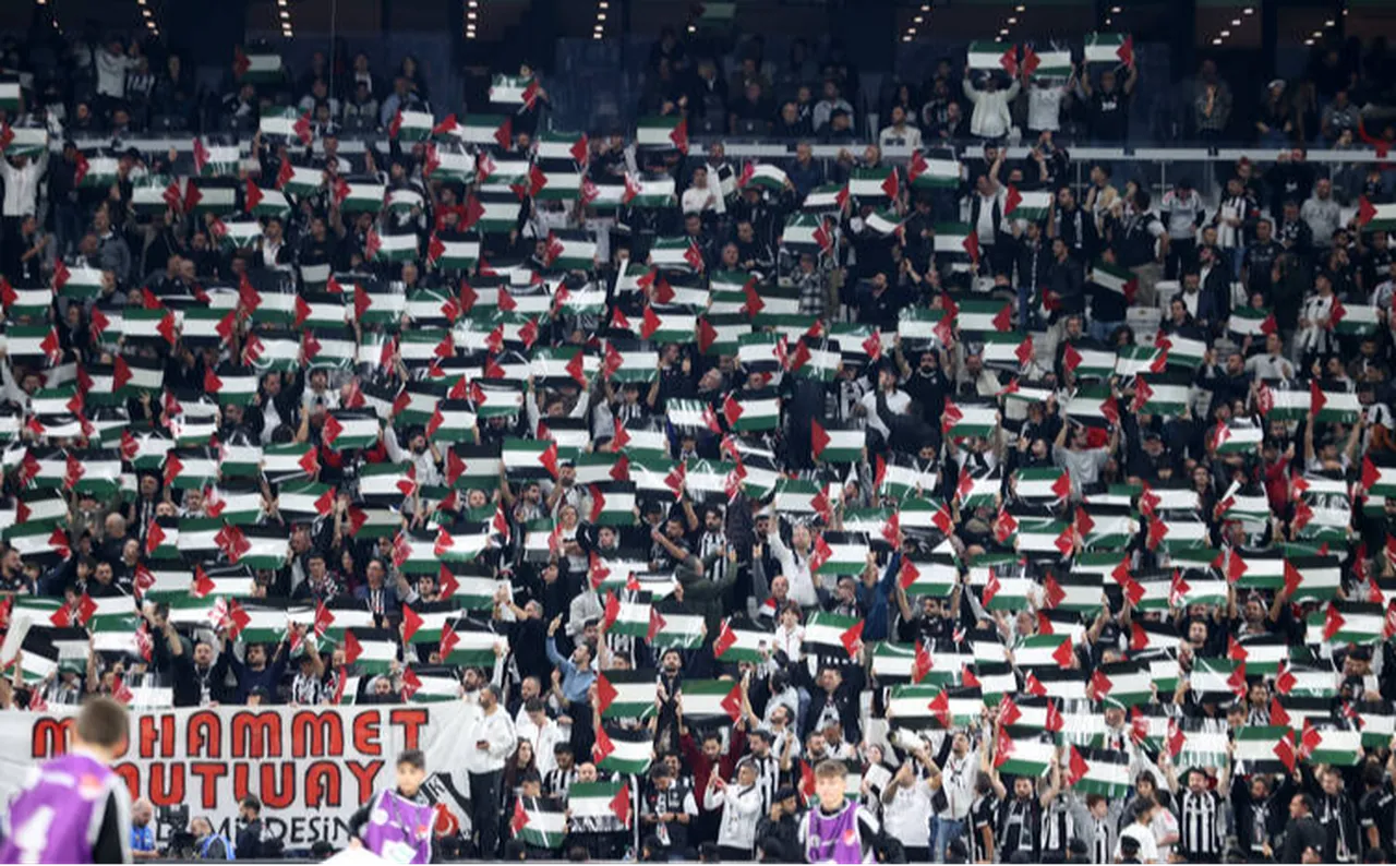 Barcelona taraftar grupları, İsrail basketbol takımlarının EuroLeague'den menedilmesi talebinde bulundu