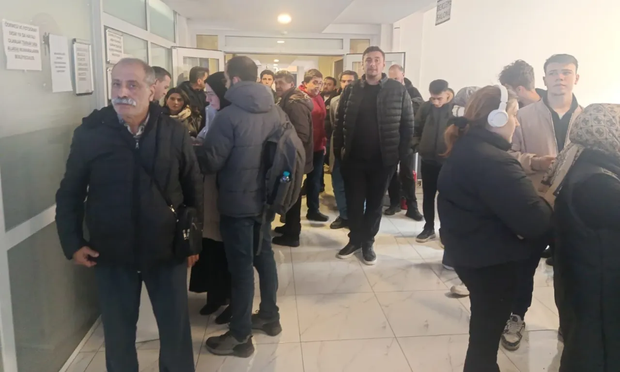 Ehliyet için zamsız son gün kuyruğu