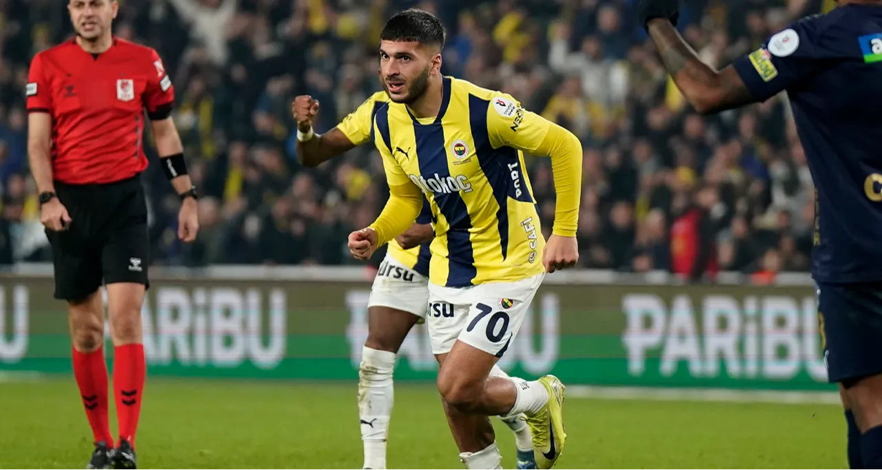 Oğuz Aydın için Trabzonspor ile yapılan ilk temaslar olumlu ilerlerken, görüşmelerin açığa çıkması Fenerbahçe taraftarları arasında tepkiye yol açtı