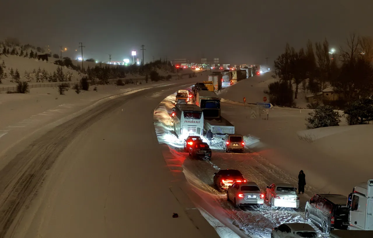 Kar, Gerede-Karabük karayolunu ulaşıma kapattı