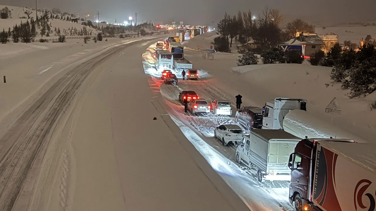 Kar nedeniyle kapanmıştı! D-100 kara yolu Gerede-Karabük kesimi trafiğe açıldı
