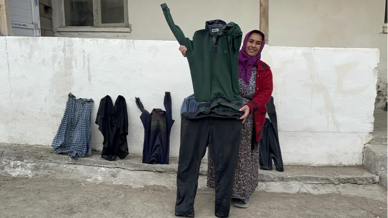 Kars - 15 ile dondu! Çamaşırlar asıldığı gibi buz tuttu