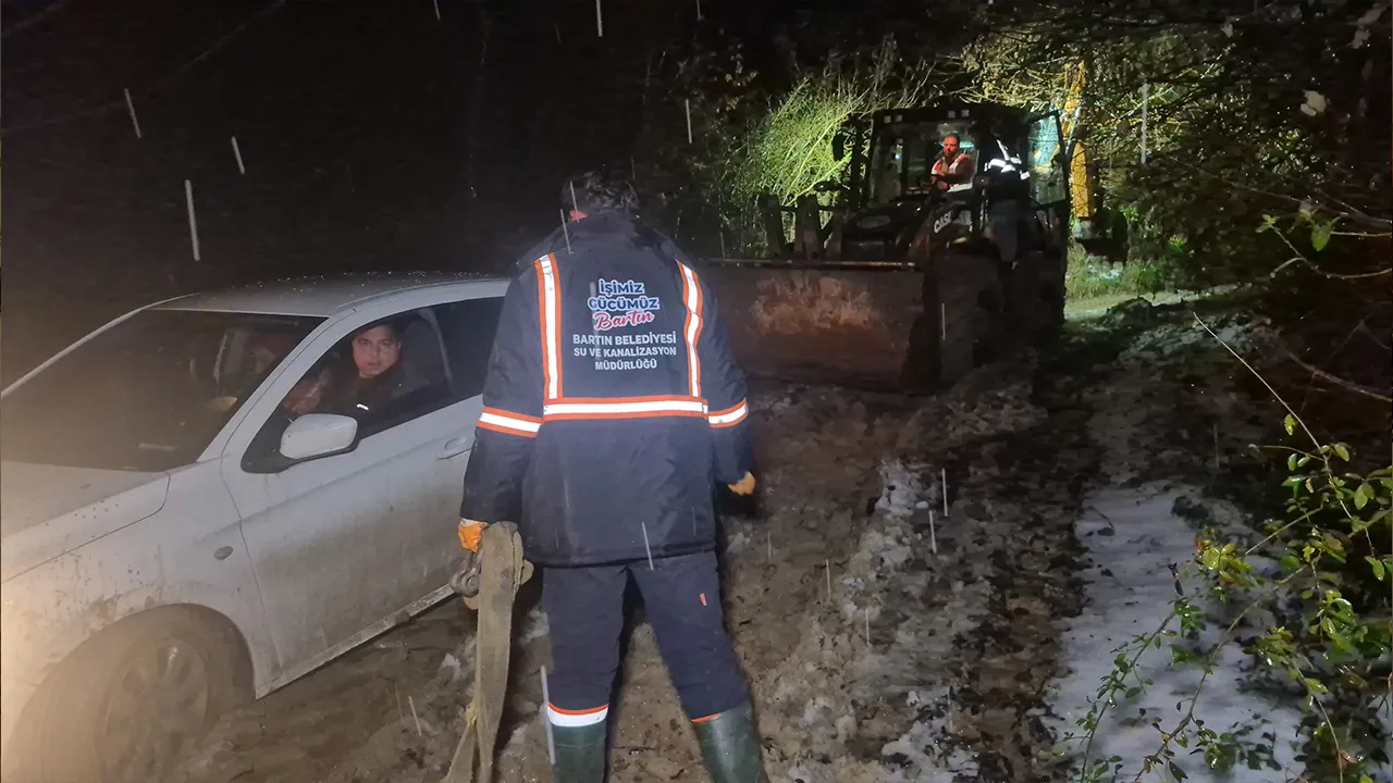 Kiralık ev arayan çift navigasyon yüzünden kabusu yaşadı! Herkes onları kurtarmak için seferber oldu