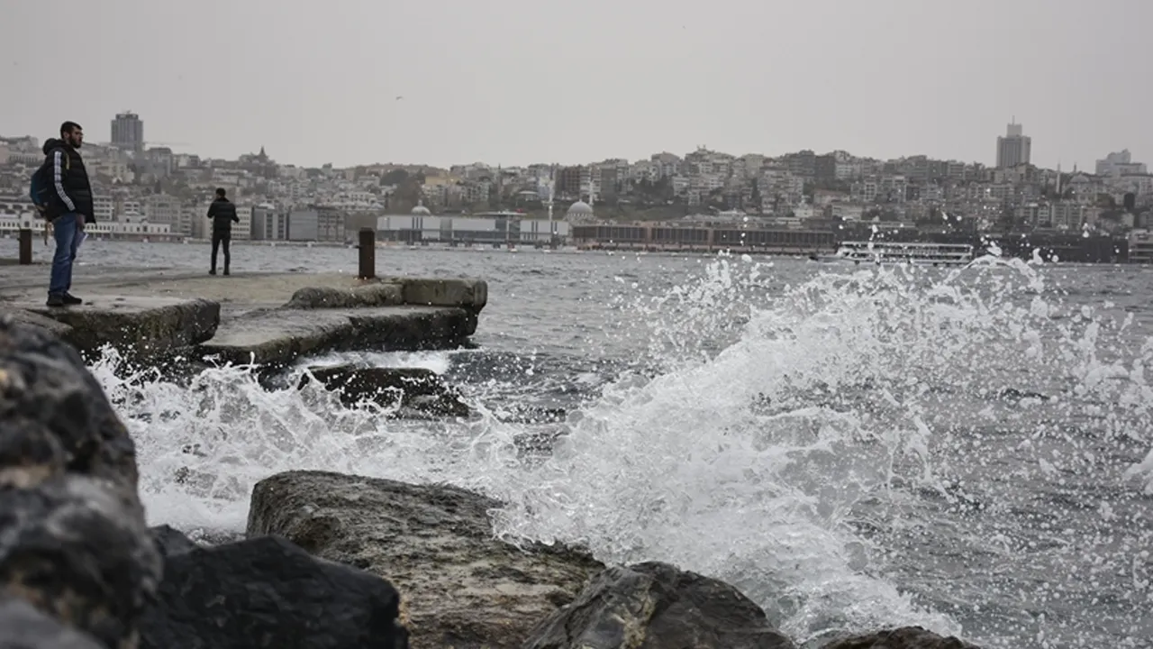Şehir Hatları ve İDO duyurdu! İstanbul’da bazı vapur seferleri iptal edildi
