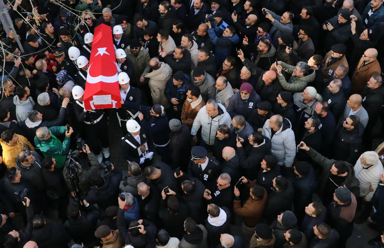 Türkiye şehitlerini uğurluyor! Yalovada gözyaşları sel oldu