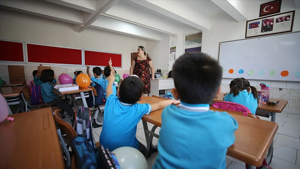 Yarın yarım gün mü, okullar öğleden sonra tatil mi olacak? 31 Aralık eğitim-öğretim durumu gündemde!