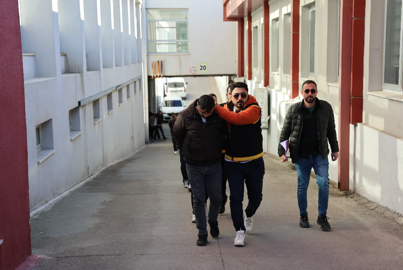 Adana’daki kahvehane cinayetlerinde 11 şüpheli hakkında tutuklama talep edildi