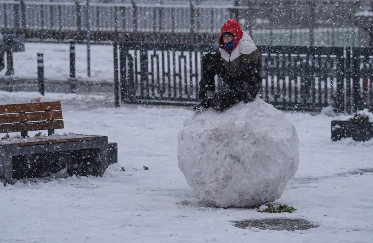 AKOM saat verdi! İzlanda soğukları geldi, İstanbulda yeniden kar yağışı etkili olacak