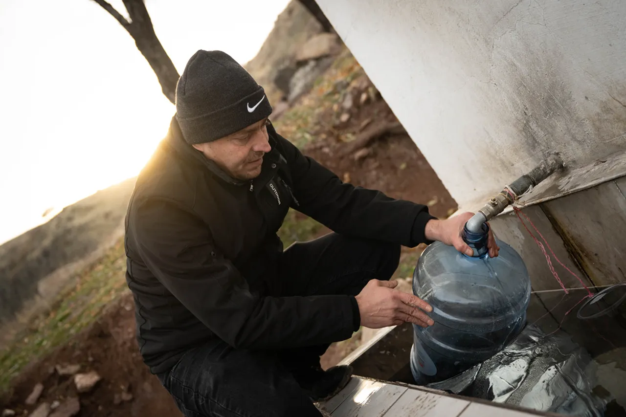 Ankarada kara kış manzarası! Vatandaşlar saatlerce çeşme başlarında bekledi