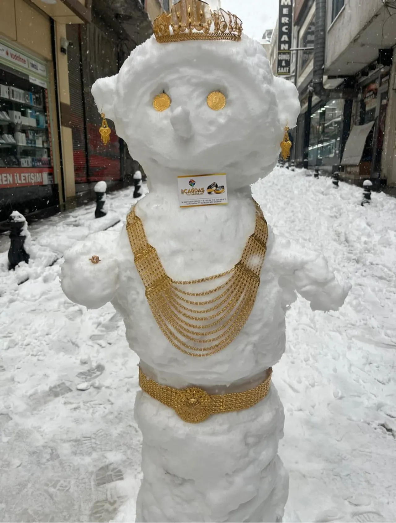 Biri damat biri gelin, ikisi de kardan! Gören tekrar tekrar baktı
