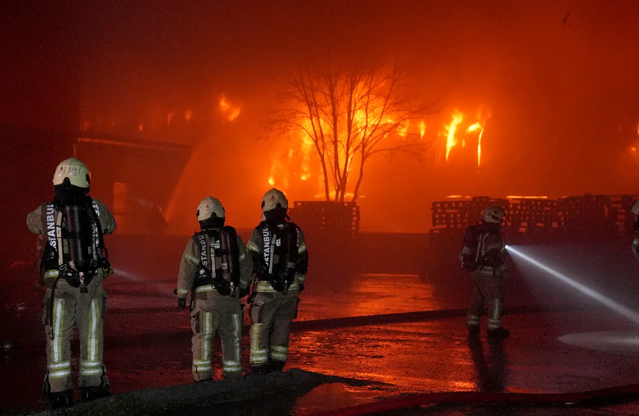 Esenyurtta fabrika yangını! Patlamalar peş peşe geldi