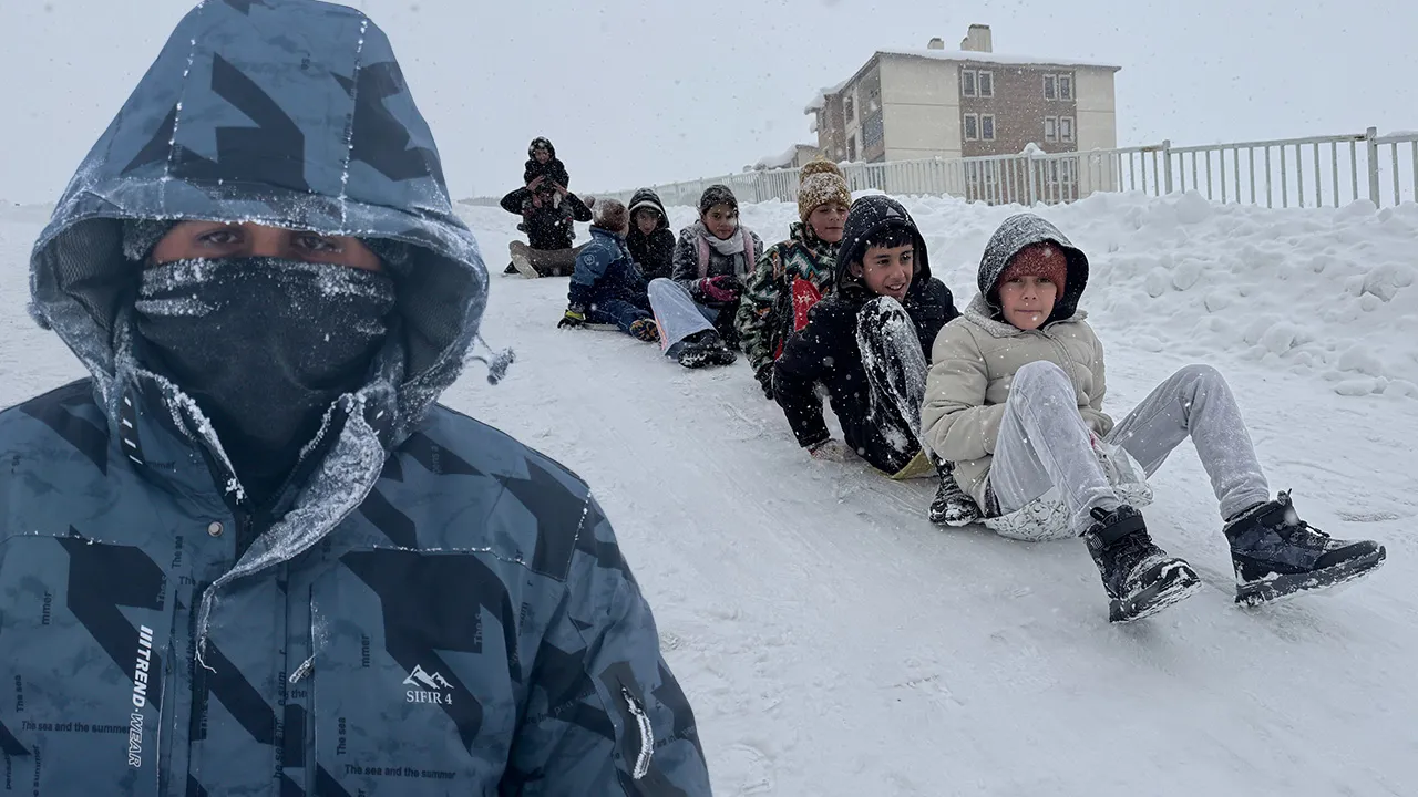 TAM 45 KENTE 'SARI' KODLU UYARI