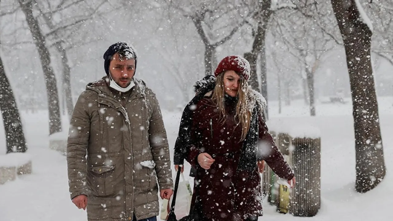Meteoroloji'den tam 45 kente sarı kodlu uyarı! Yeni yıl kar yağışıyla geliyor