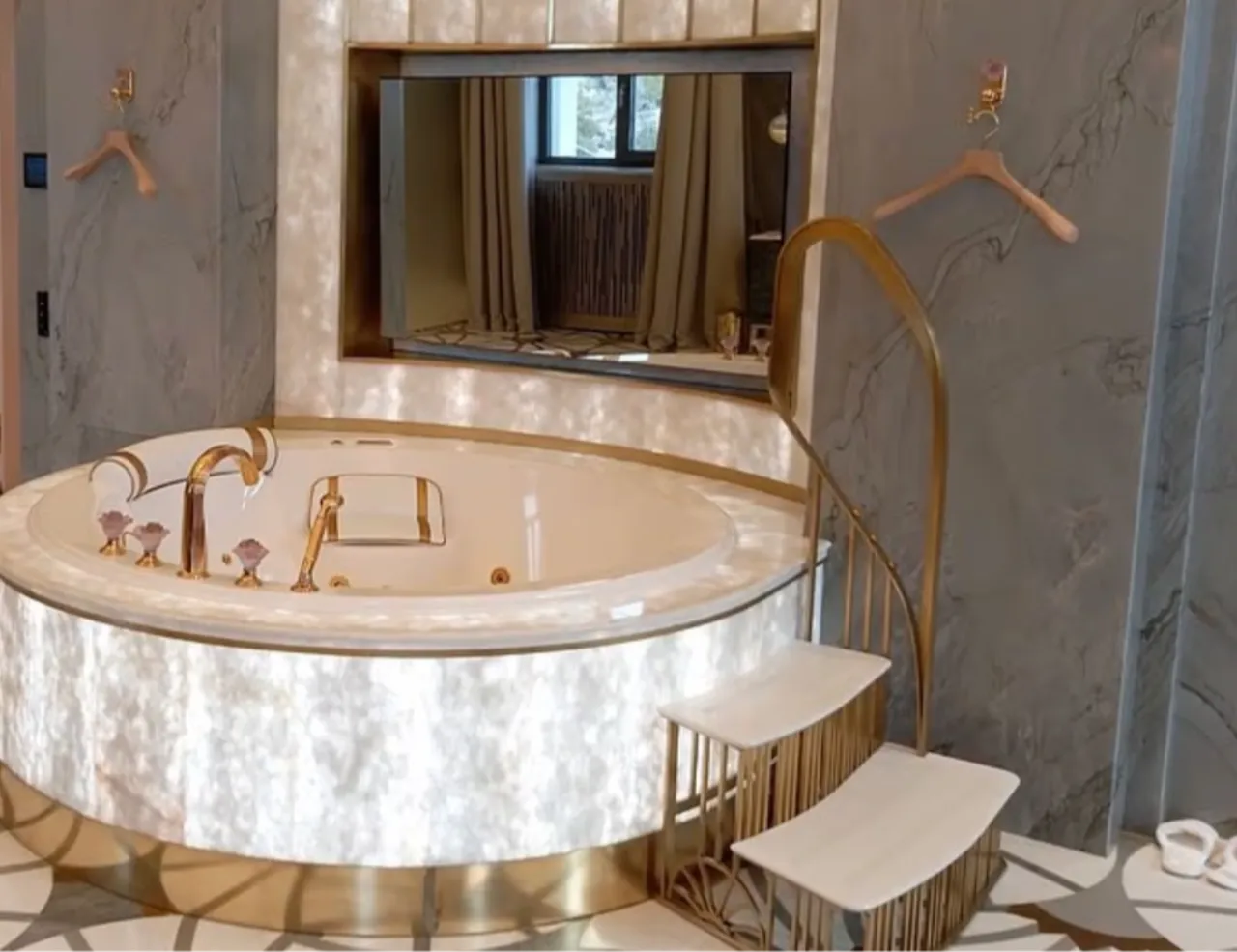 Putin'in 5.5 milyar TL'lik malikanesi açığa çıktı: Ev değil adeta bir şehir!