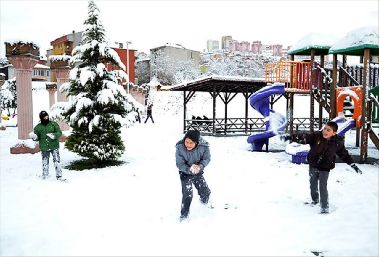 Yılbaşı tatili ile hafta sonu birleşecek mi? Yeni yıl tatil takvimi merak konusu oldu