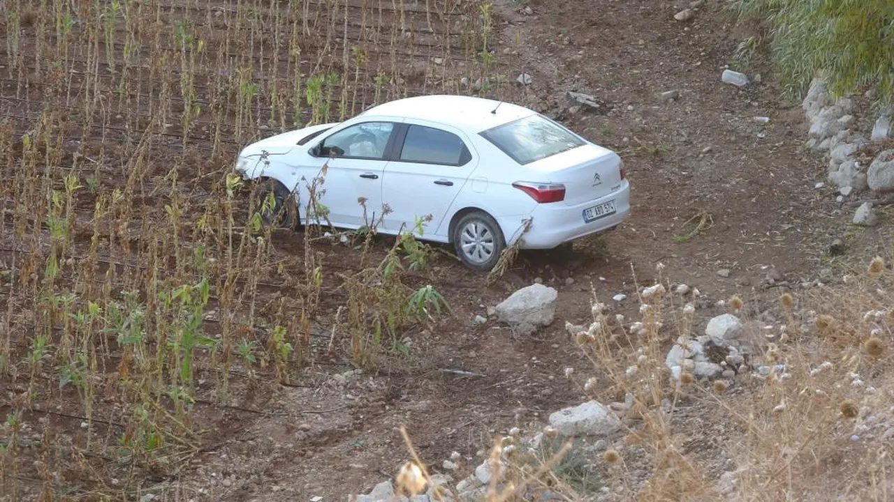 Şarampole uçan otomobil