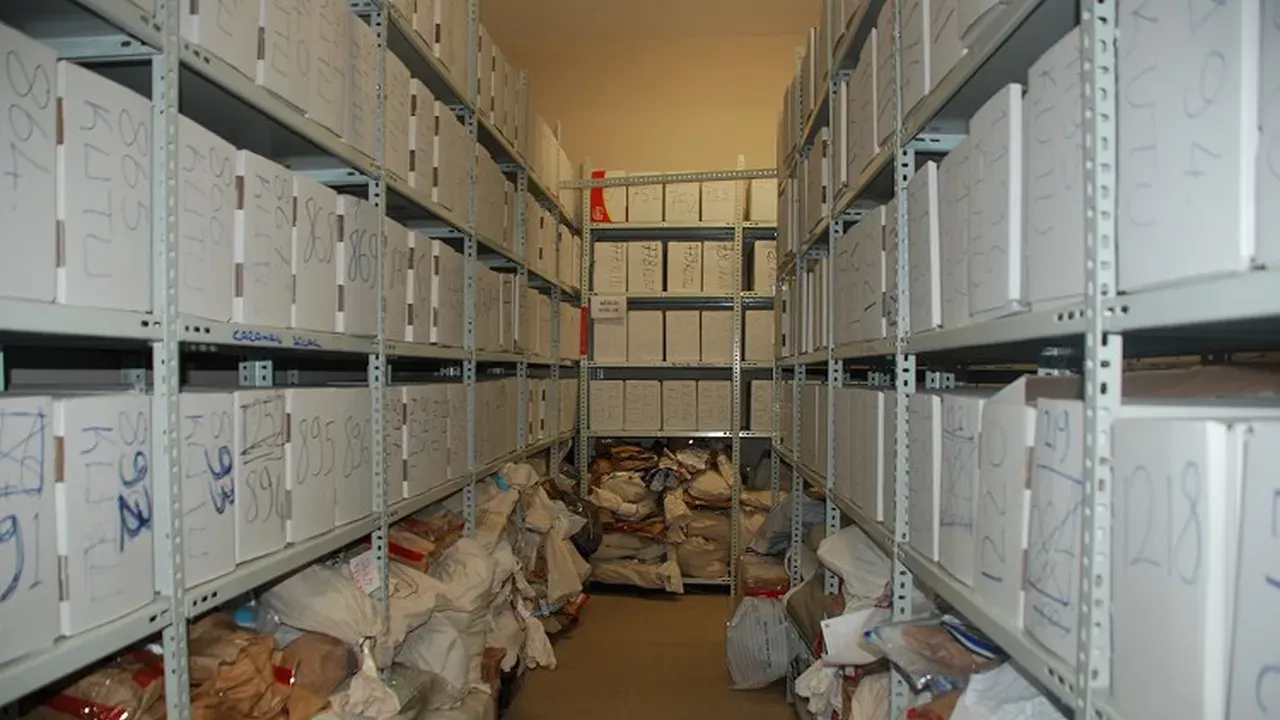 Kasadan kaybolan gümüş ve altınlar aranıyor