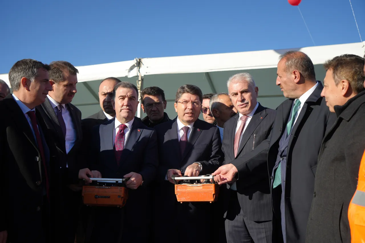 Bakan Tunç: Yargıyı birilerinin arka bahçesi olmaktan çıkardık