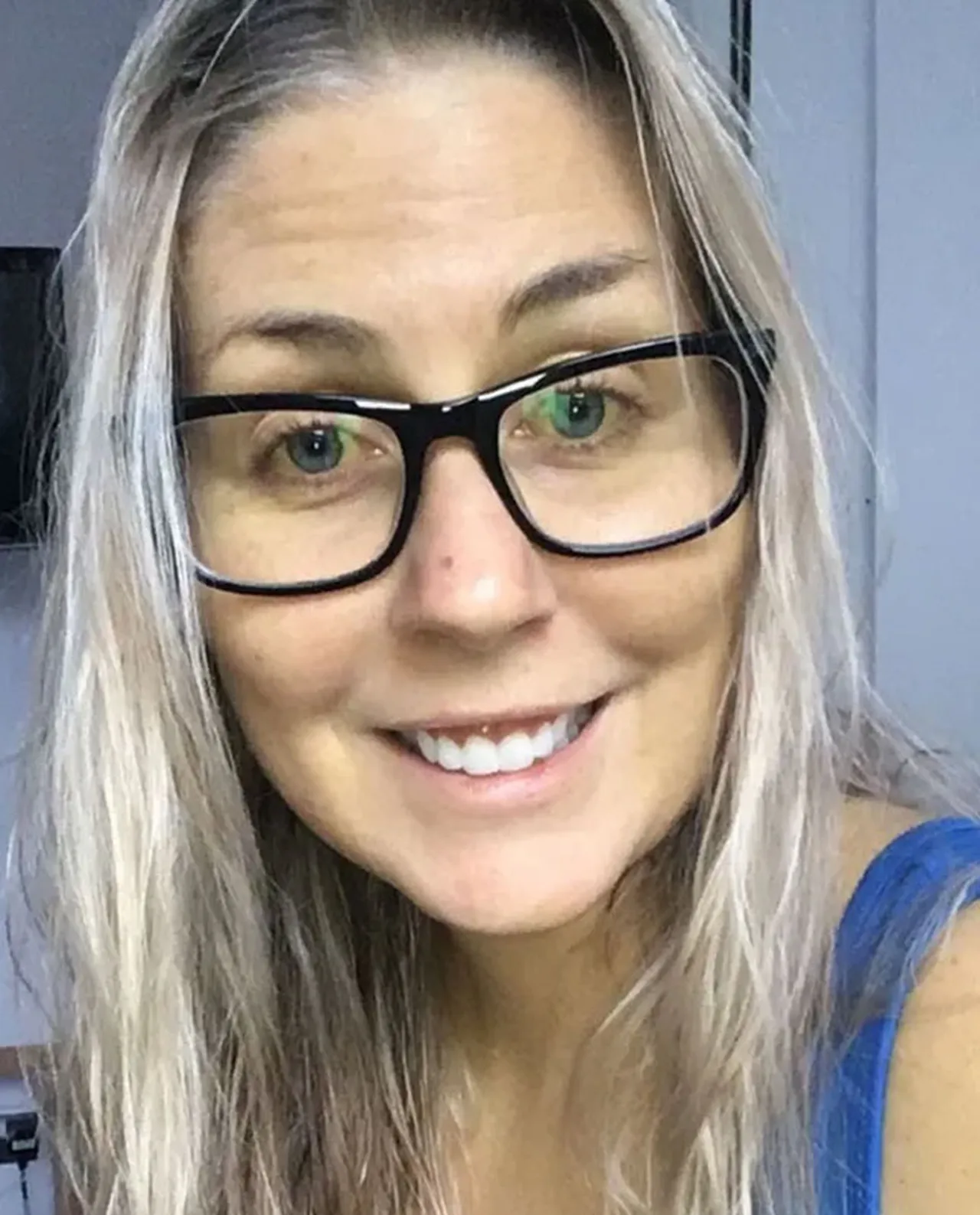 Basit bir kaşıntı ile başladı, teni gittikçe sarardı! Hem ona hem annesine vurdu