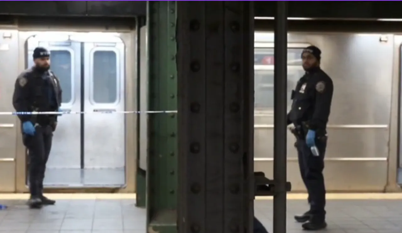 Bu kadarı İnsanlığa sığmaz! New York metrosunda evsiz adamı ateşe verdi