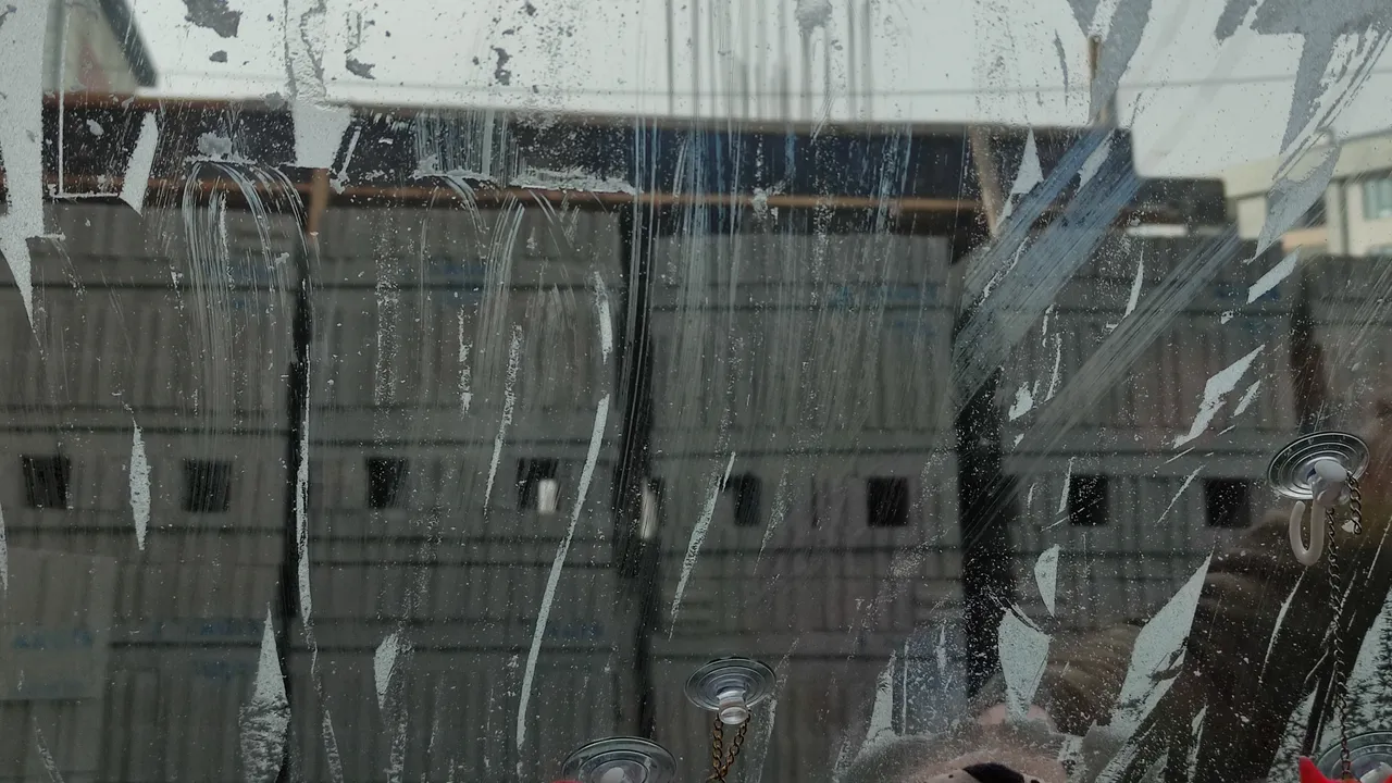 Eksi 17 dereceyi gördüler! Kentte camlar buz tuttu, hayat durma noktasına geldi