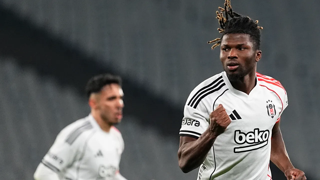 El Bilal Toure’nin takımda kalmak için önündeki hedef: 12'den vur!