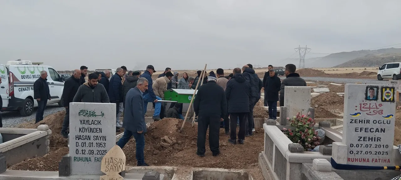 Eski eşi defalarca bıçaklayarak katletti