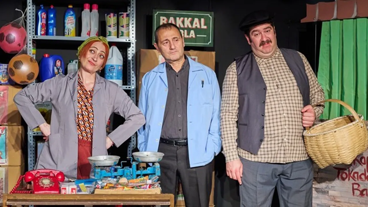 Ferhan Şensoy’un kült oyunu “Kahraman Bakkal” 27 yıl sonra sahnede
