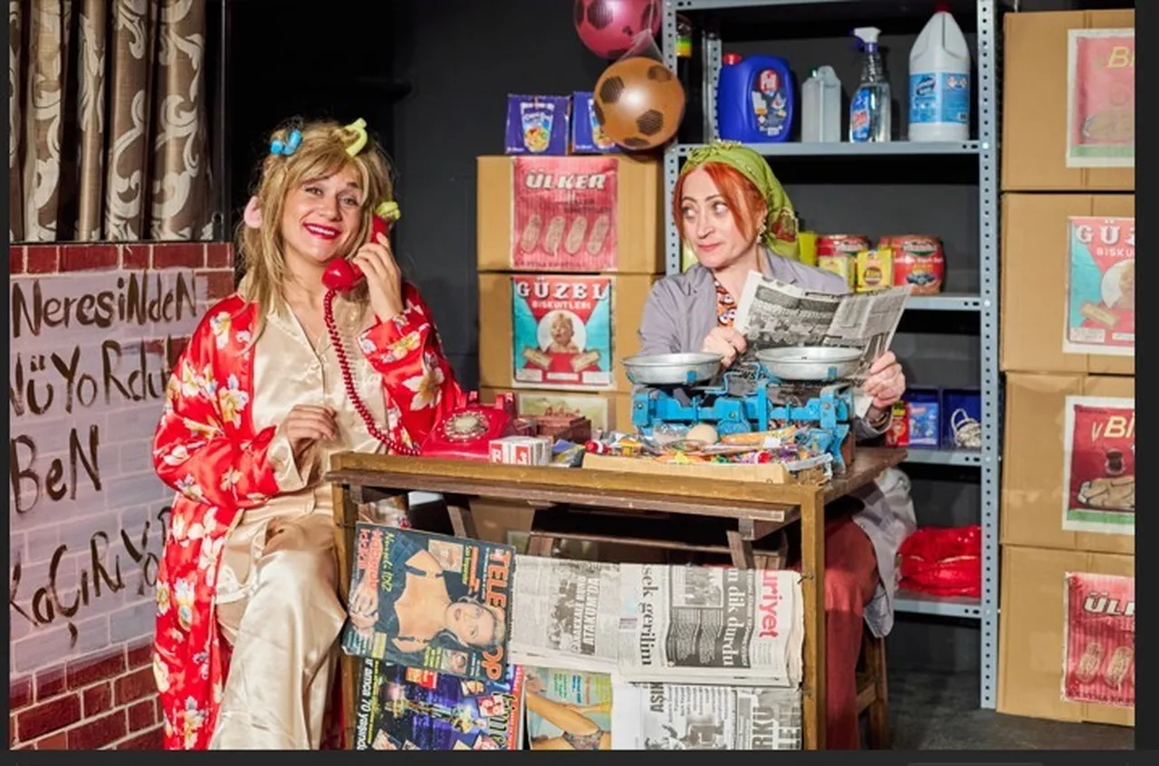 Ferhan Şensoy’un kült oyunu “Kahraman Bakkal” 27 yıl sonra sahnede