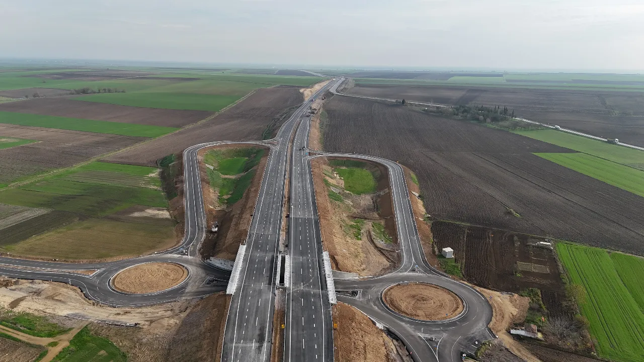 İki il arasına yapıldı, köylüler memnun: Otobanda bile böyle yol yok