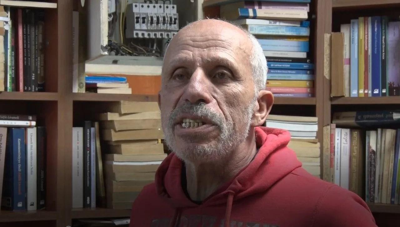 “Kitap okumak cahilliktir” dedi! Sözleri tepki çekince gerçeği açıkladı