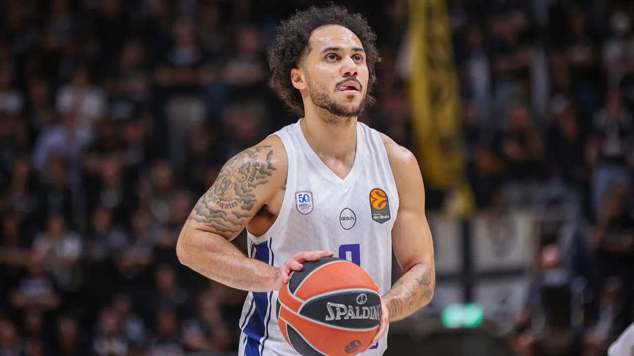 Shane Larkin neden yok, sakat mı, ne zaman dönecek? Anadolu Efes - Real Madrid maçında gözler Larkin'i aradı