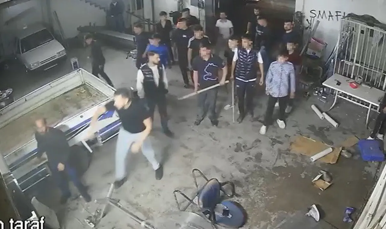 Kürek, bıçak, tüfekle saldırdılar