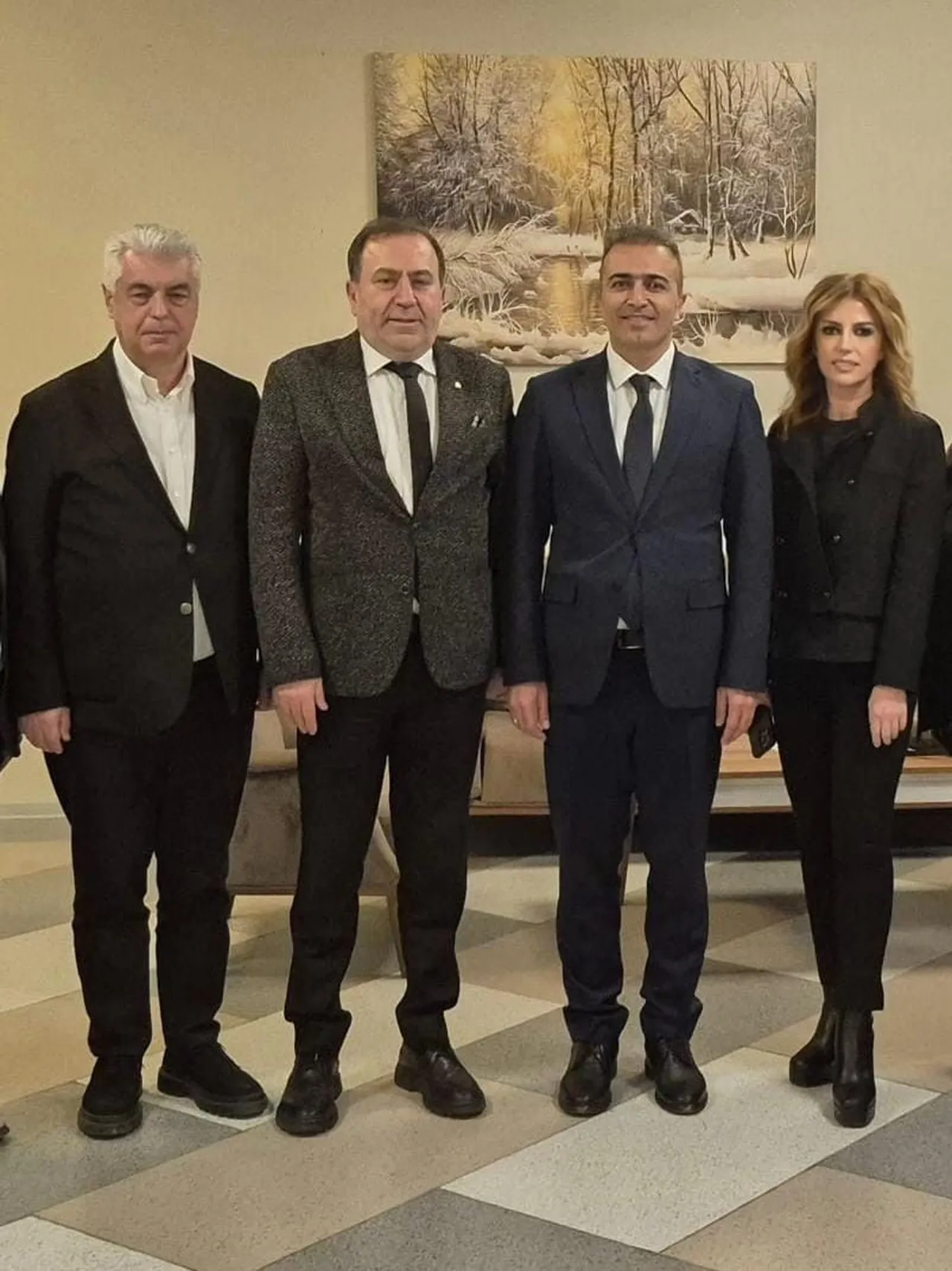 İhlas Medya Grubu'nun yayınladığı aylık ekonomi dergisi Türkiye'de İş Dünyası, başlangıçta Ardahan'da gerçekleştirdiği, Zengezur Koridoru'nun etkilediği bölgesel gelişmeleri konu alan ekonomi zirvesinin bir sonraki durağı bu kez Nahçıvan oldu.