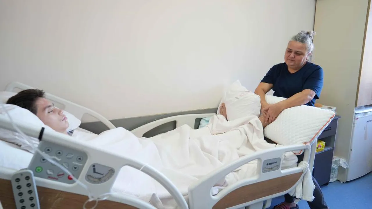 Arkadaşının acımasızca darbettiği Murat yatağa mahkum edildi! Annesinden yürek yakan sözler