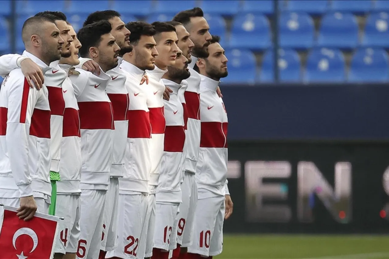 Dünya Kupası Türkiyenin muhtemel rakipleri kimler? Kura çekimi bu akşam şifresiz yayınlanacak!