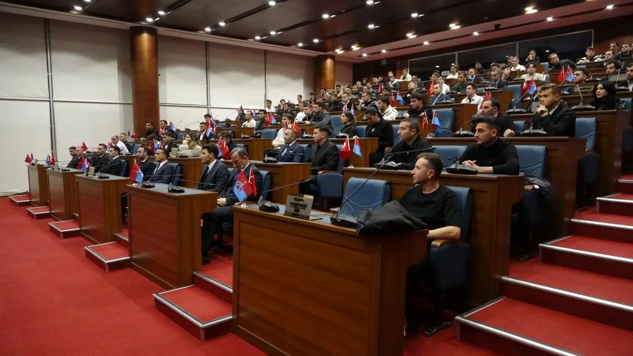 Trabzon'da gerçekleştirilen toplantıya çok sayıda genç hakem katıldı