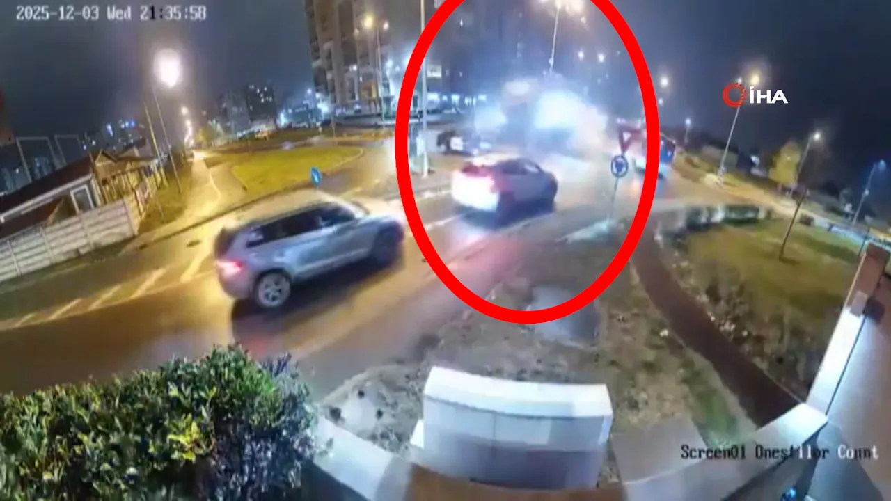 İnanılmaz kaza! Kavşaktan fırlayan otomobil iki aracın üzerinden uçtu