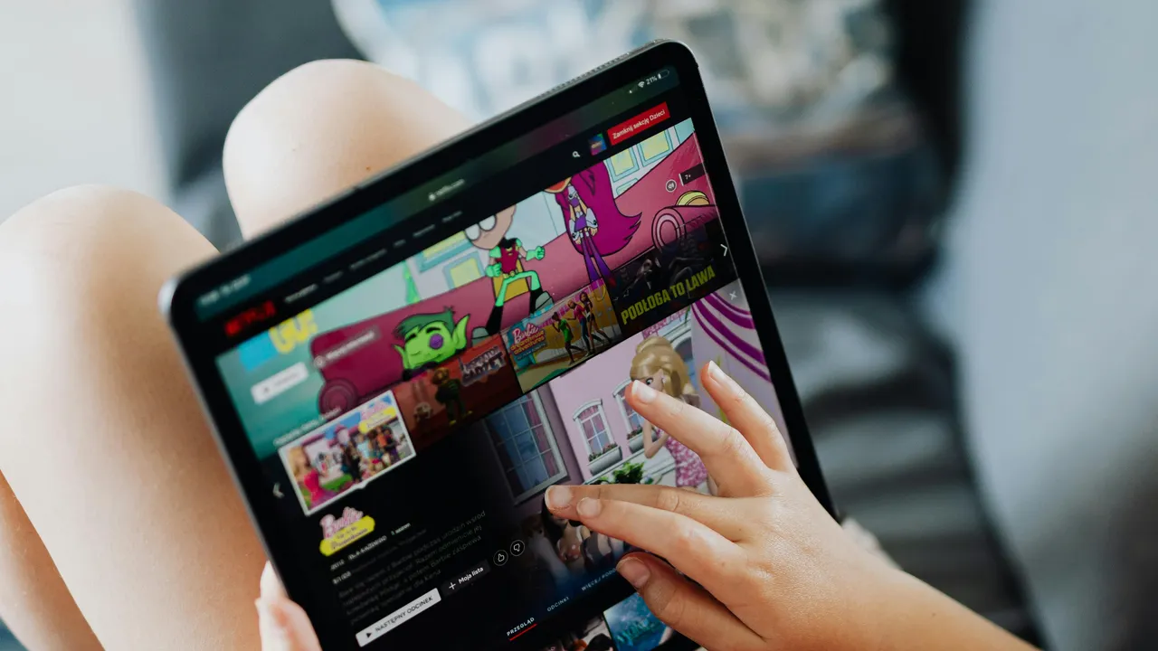 Kripto para, Ferrari, yüzlerce yemek siparişi...! Ünlü yönetmen Carl Rinsch Netflixi nasıl dolandırdı?