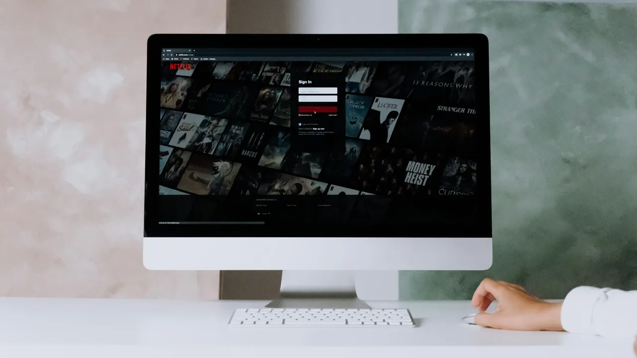 Kripto para, Ferrari, yüzlerce yemek siparişi...! Ünlü yönetmen Carl Rinsch Netflixi nasıl dolandırdı?