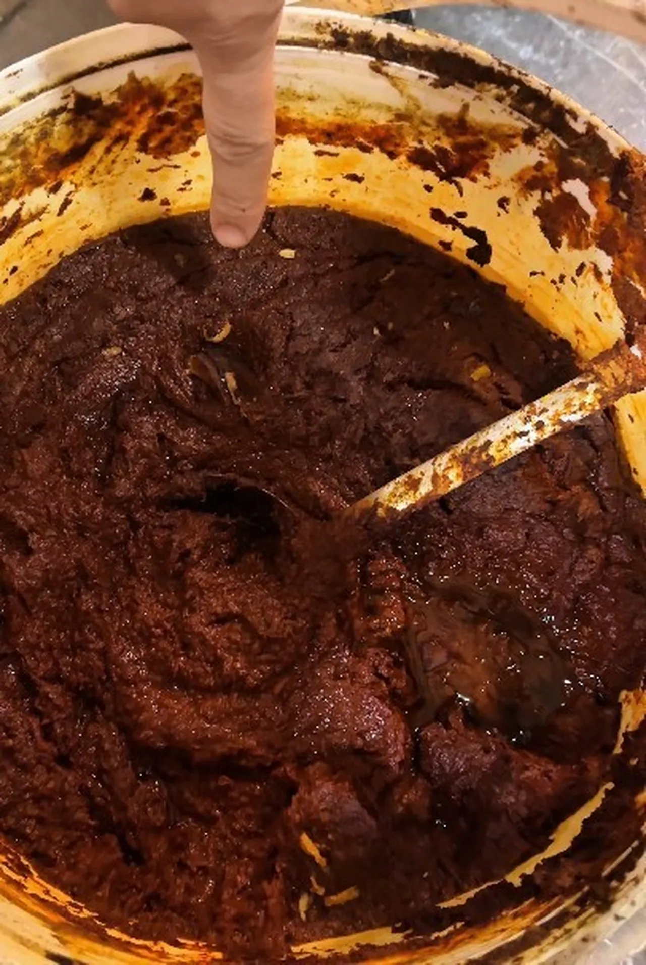 Dönerciden kurtlu salça ve turşu çıktı