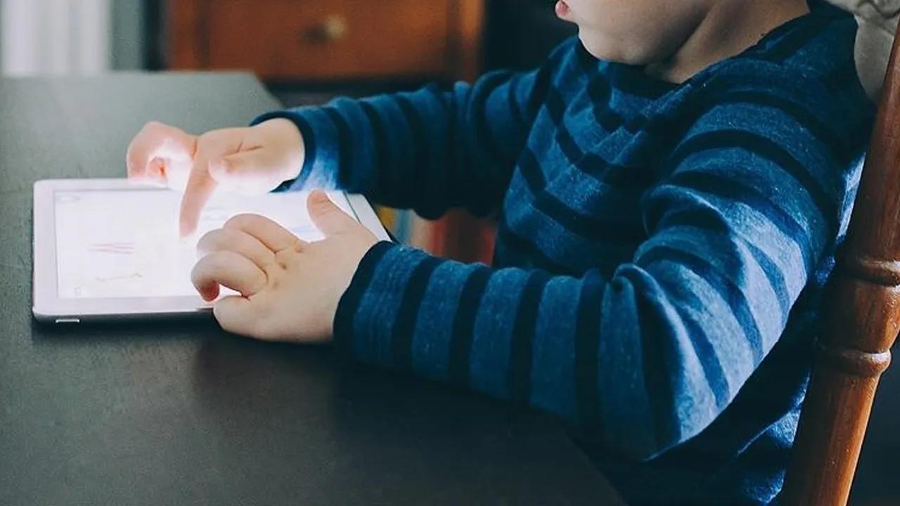 Yaş sınırı uygulaması başladı! Sosyal medyada 'çocuk' temizliği