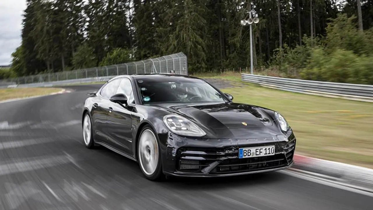 Yüzlerce Porsche bir bir stop etti! Rusya'da 'elektronik savaş' paniği