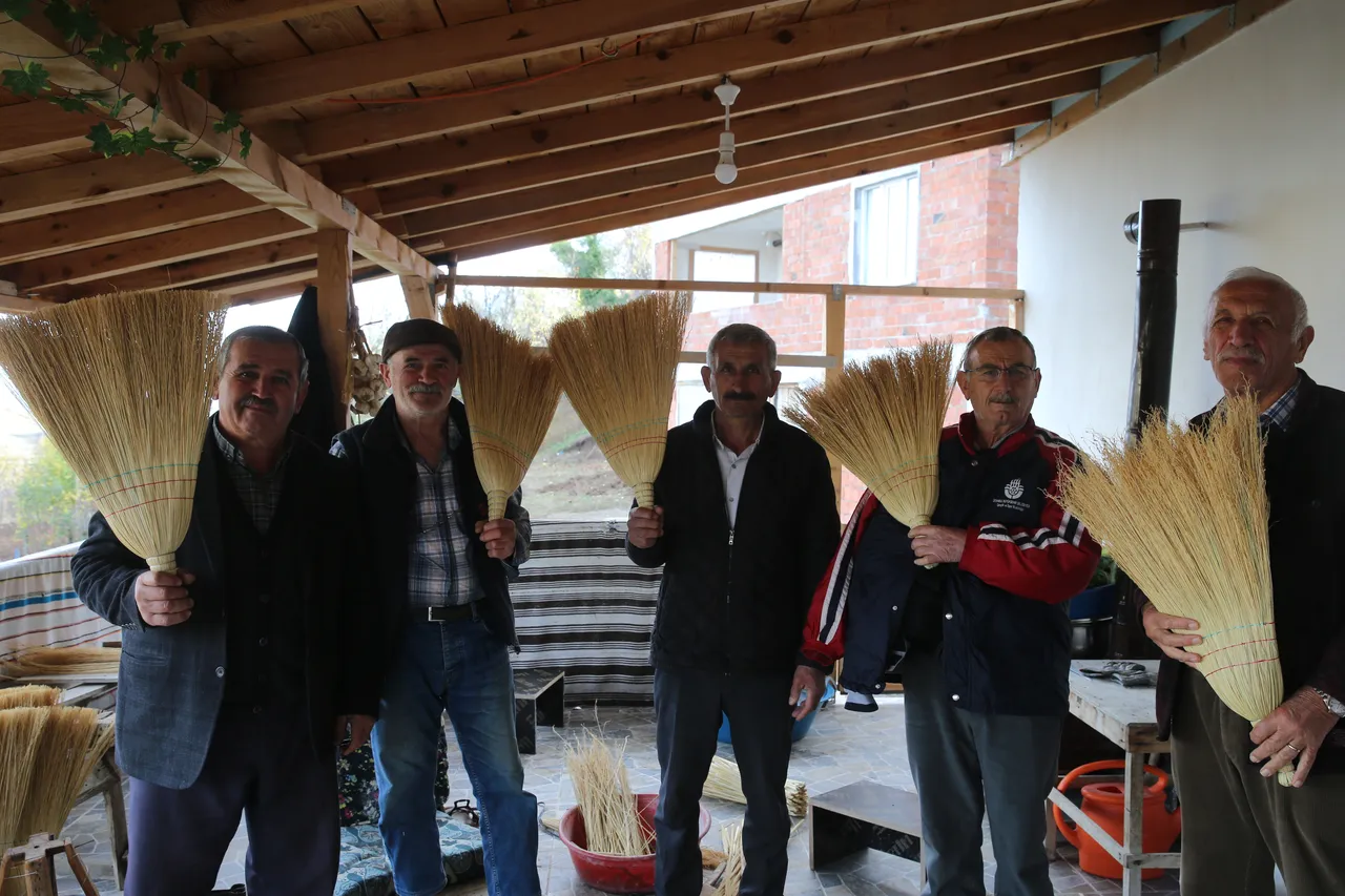 1953 Yılından bu yana haftalık 1000 süpürge üretiliyor!