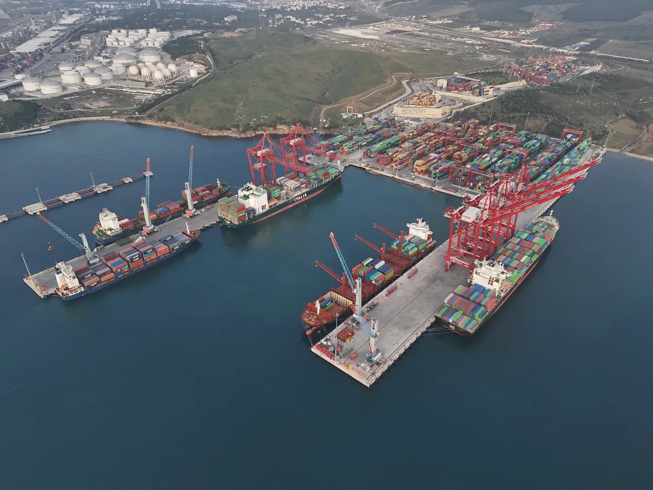 Bakan Uraloğlu açıkladı:  Kasım ayında limanlarımızda elleçlenen yük miktarı 46 milyon 863 bin 236 ton!