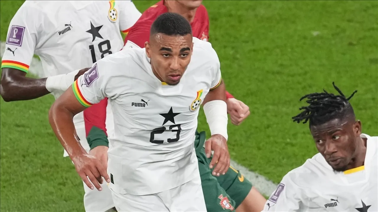 Djiku, Gana Milli takımı forması giyiyor