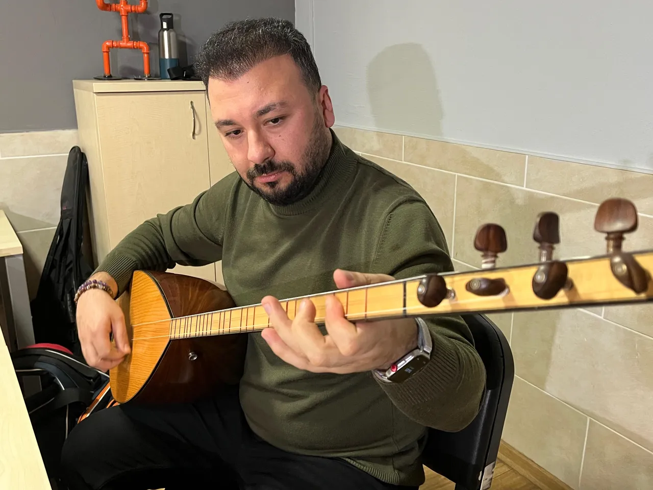 Düğün şarkısı başlarını yaktı! Ünlü türkücü önce tebrik etti sonra dava açtı